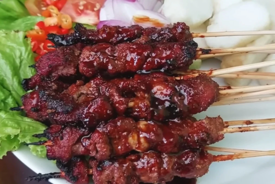 Tips Mengolah Kambing Bakar agar Juicy dan Tidak Alot